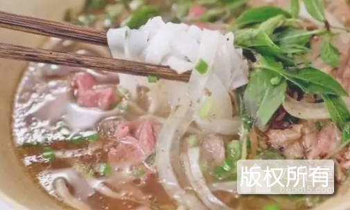 生牛肉河粉