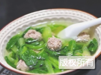 鸡块氽丸子