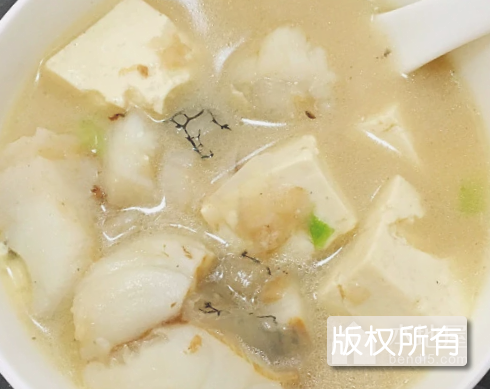 鳕鱼炖豆腐