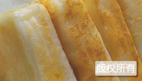 鸡蛋熨斗糕