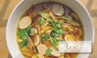 黄花菜蘑菇汤
