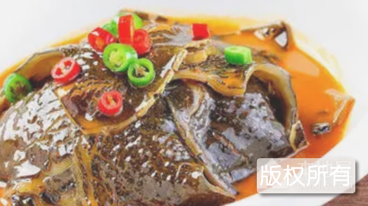 红煨水鱼裙边