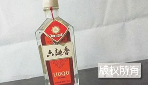 六曲香白酒