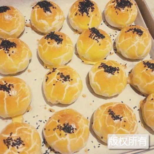 蛋黄酥