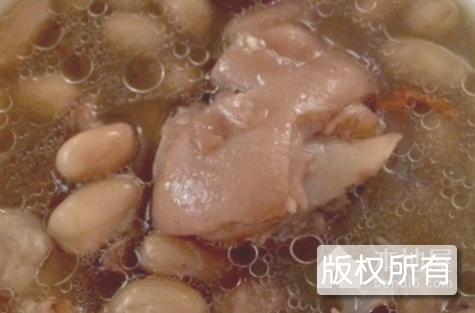 草根炖猪脚