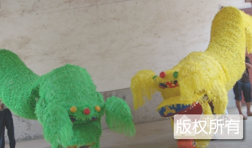 仰天岗双狮吐球