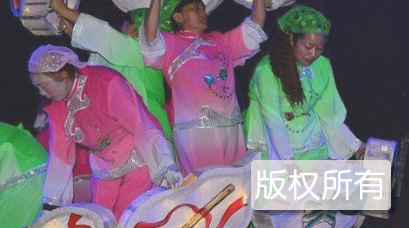 云彩灯舞