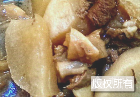 萝卜炖牛腩砂锅