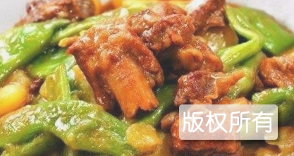 排骨炖油豆角