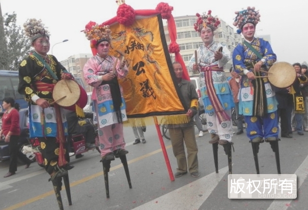 小关公议高跷