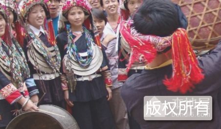 东兰铜鼓舞