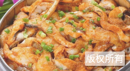 翠竹粉蒸鱼