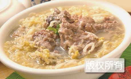 野猪肉炖酸菜