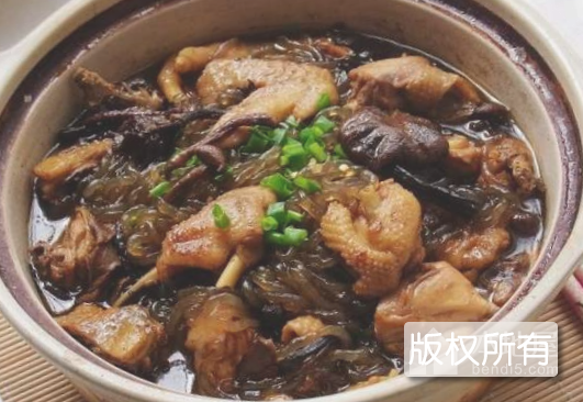 笨鸡炖毛尖蘑