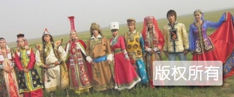 察哈尔服饰